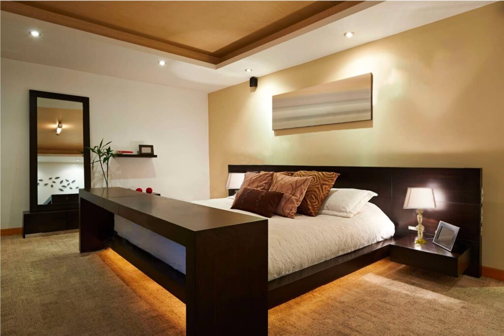 Camera da letto moderna con abat jour moderne in vetro di Murano con paralumi