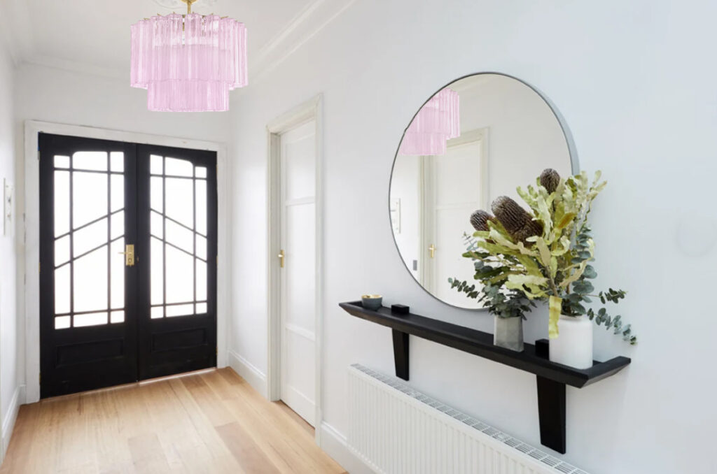 How to illuminate the entrance of the house with a Murano glass ceiling light