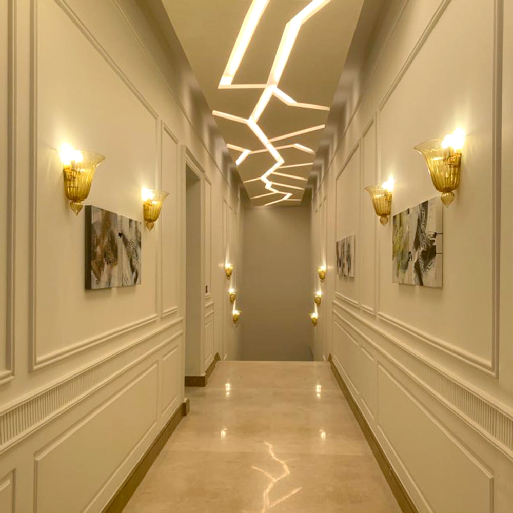 illuminazione corridoio per villa moderna